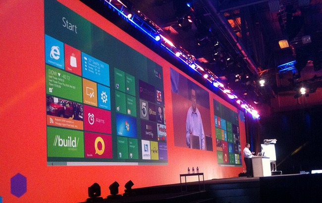 Microsoft tries to woo iOS developers with massive design case study