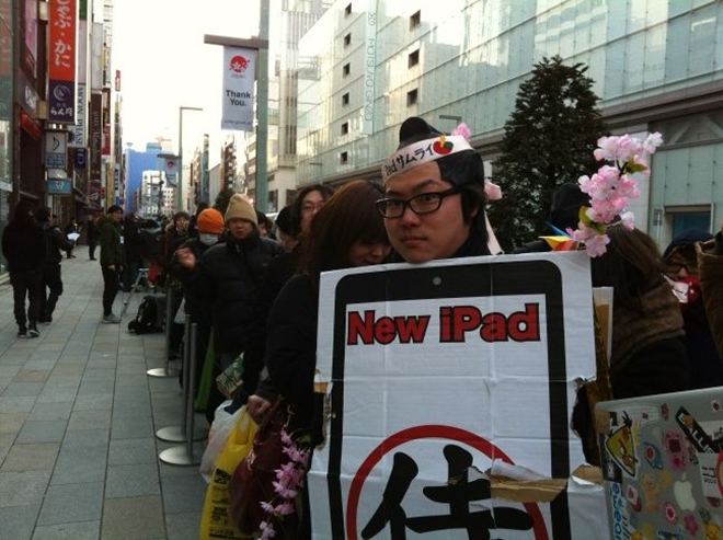 Queues and midnight launches as Apple’s new iPad goes on sale in Australia, Japan and Singapore ...