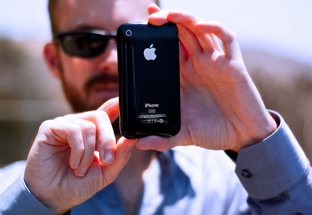 Jittergram for iOS turns two photos into a jittery 3D stereogram