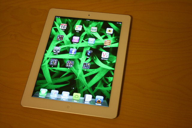 NYC designer draws attention for his unofficial Spotify app for iPad