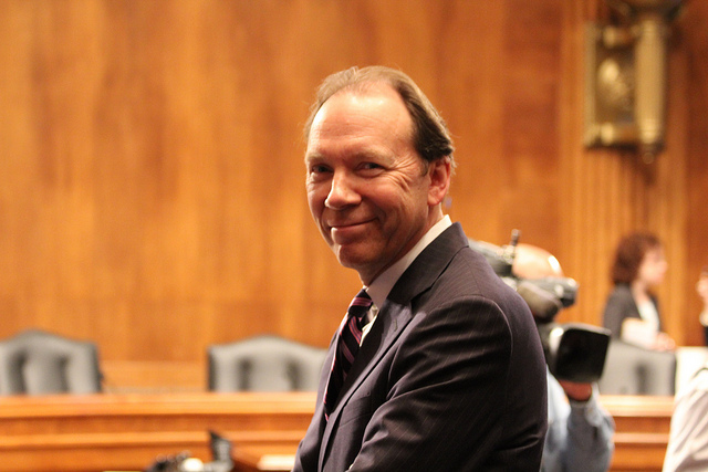 Good guy Hesse: Sprint CEO agrees to repay $3.25m bonus linked to company’s iPhone investment