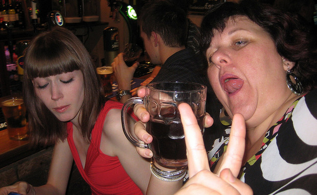 Give this app your embarrassing photos and it blackmails you into getting things done