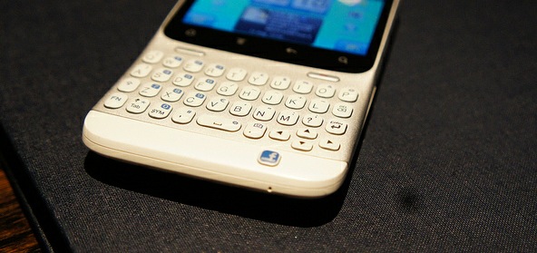 Facebook reportedly building smartphone with former Apple iPhone and iPad engineers