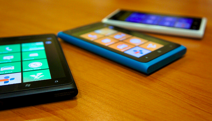 Nokia shifting Lumia 900 production to Argentina, explaining order declines with Compal