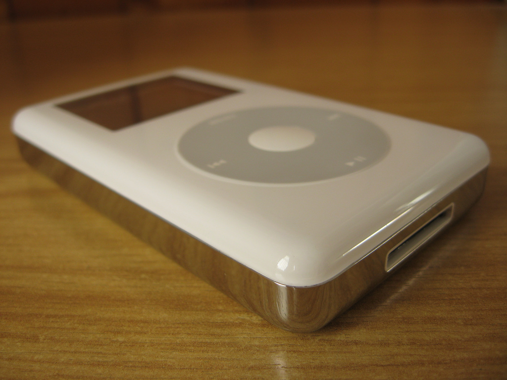Apple sued for allegedly infringing on media playback patents it discussed licensing in 2002