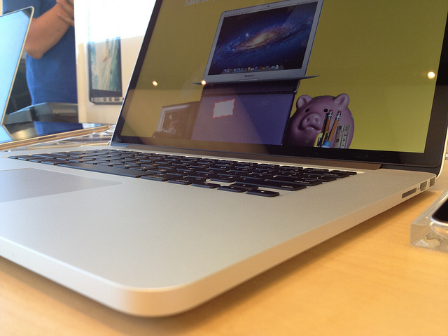 WordPress and Gravatar is now Retina ready. Needs some help from your side though.