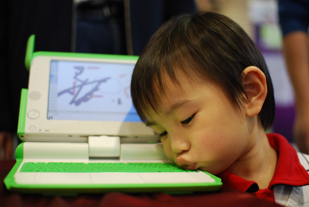 One Laptop per Child is working on hybrid tablet/computer device, scheduled for early 2013 launch
