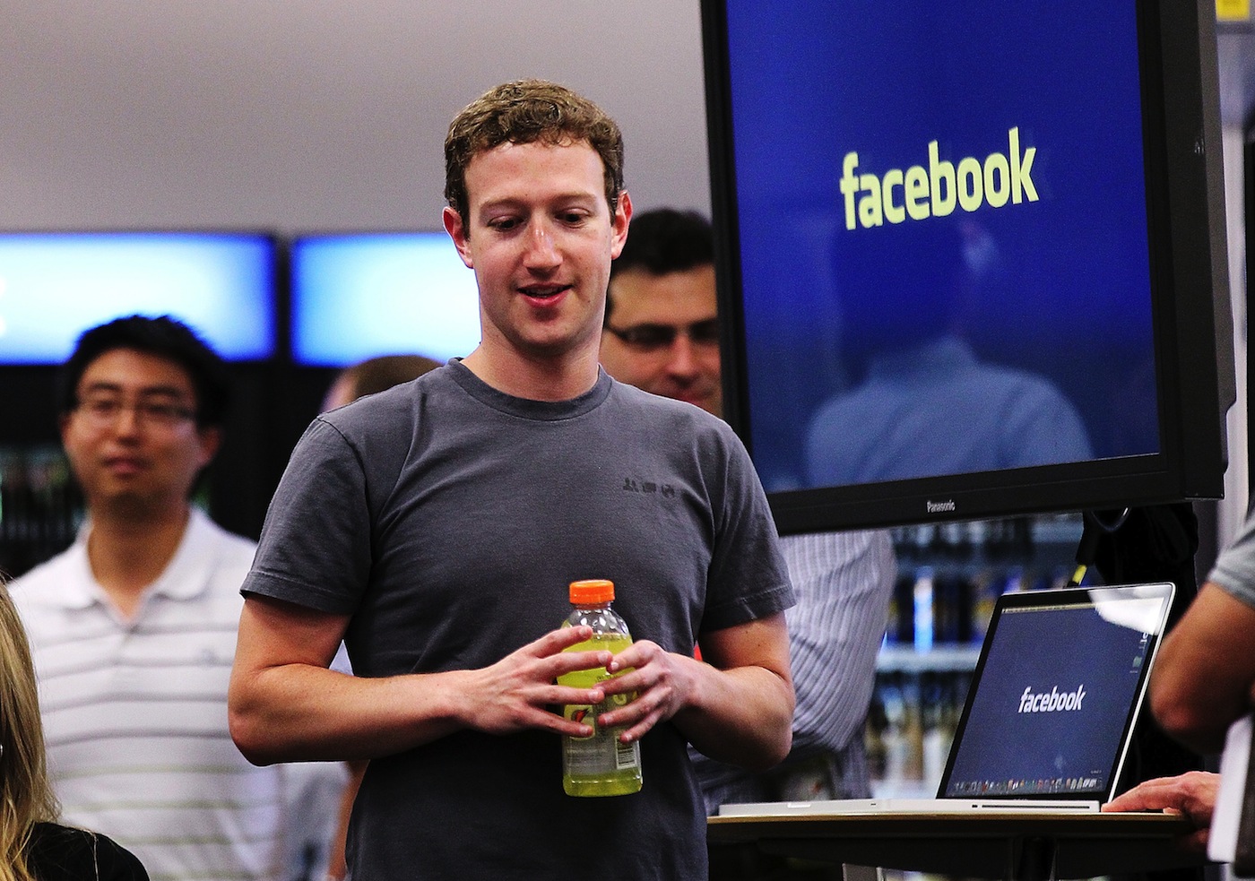 The complete guide to the language of Facebook
