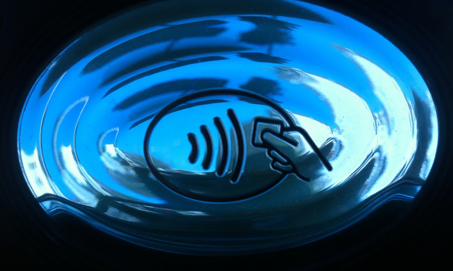 Visa, RBS and NatWest team up to launch NFC payments accessory for iPhone 4 and 4S