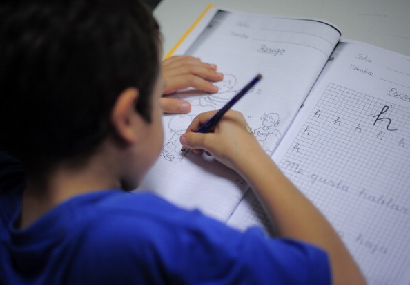 Khan Academy updates iOS app to work on the iPhone with access to over 3,500 educational videos