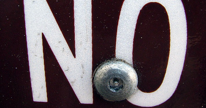 Twitter borks its service on Windows 8 by denying Tweetro a token extension
