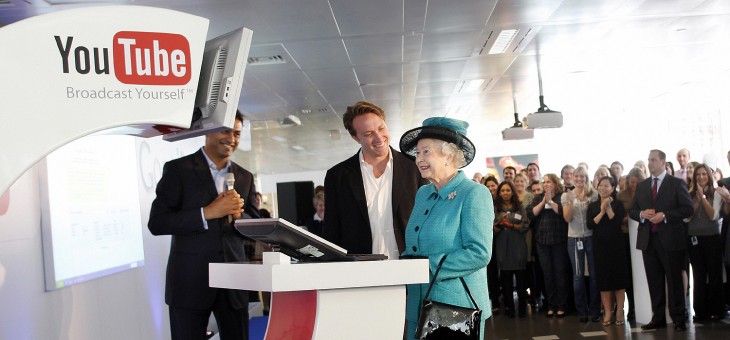 The Queen’s Royal Collection in Britain gets a tablet computer – and it’s a Samsung ...