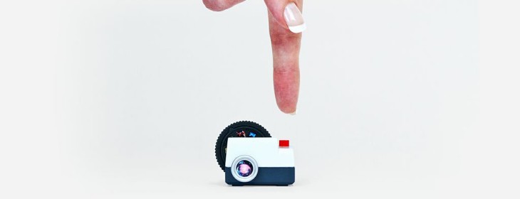 Projecteo hits Kickstarter to show off your favorite Instagram images using a tiny analogue projector ...