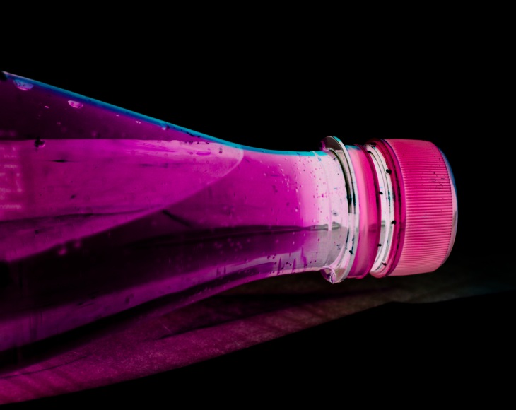 Inspired by a beetle that draws water from the air, scientist creates self-filling water bottle prototype ...