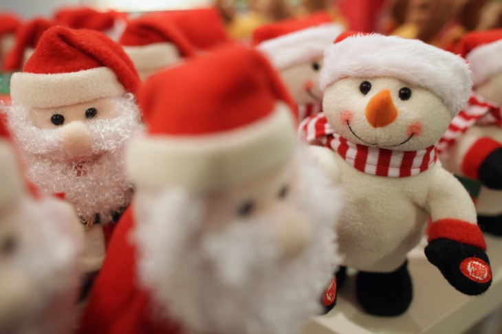 5 awesome games to keep you sane during the holidays