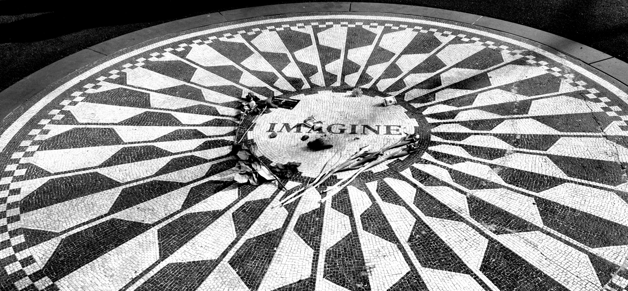 ‘appy Xmas: The John Lennon Letters app launches for iPad