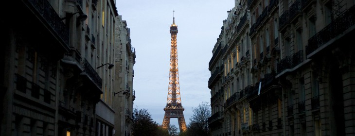 FRANCE-PARIS-POSTCARD-FEATURE-TOURISM