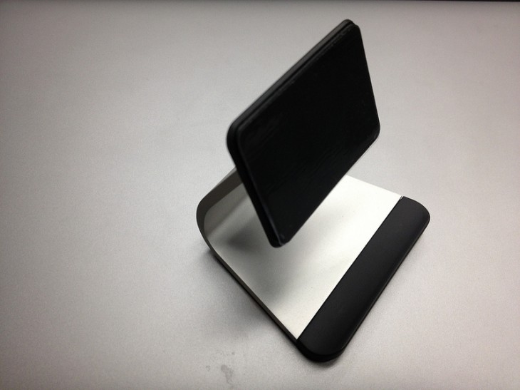 Bluelounge shows off a host of slick, Apple-centric accessories at CES