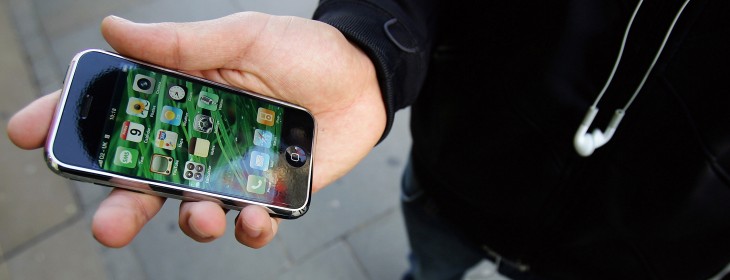 Mobile phone theft soars to 300 a day in London, iPhones count for half