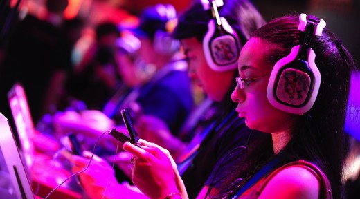 Gaming fans sample new titles and device