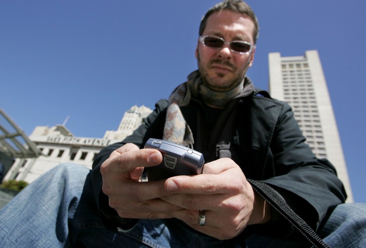 Cloze lands on iOS to beat back your inbox by combining your email and social feeds