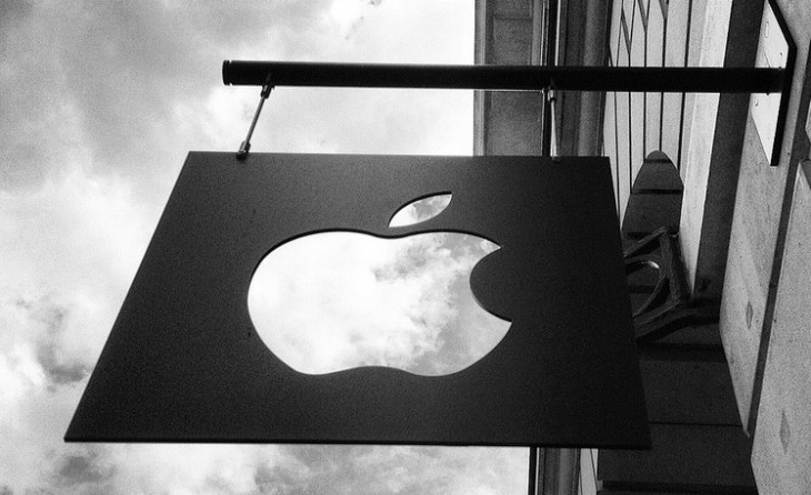 Judge cuts $450 million from what Samsung owes Apple, sends 14 products to a new damages trial