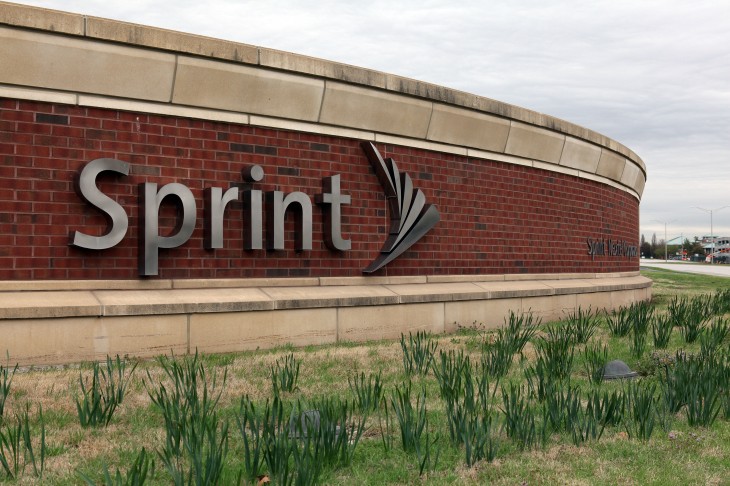 Clearwire tries to persuade minority shareholders that Sprint’s $2.2 billion offer is the only option ...