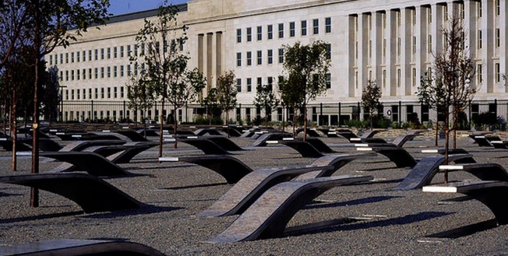 The Defense Department will approve Apple and Samsung devices for use in secure communciations