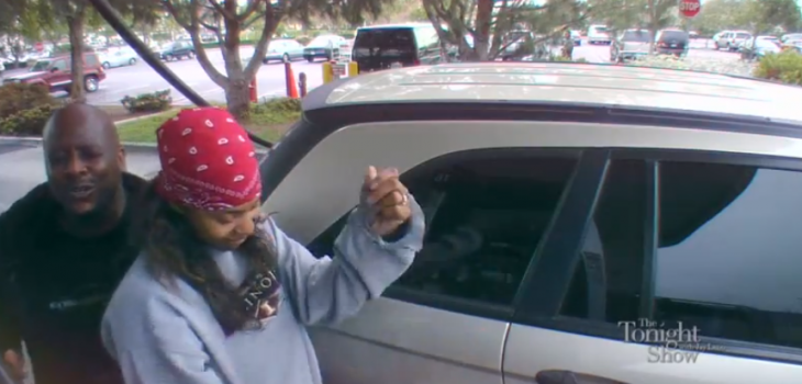 Absolute GOLD: TV at petrol station begins talking to couple at pump, convinces them to sing on live ...