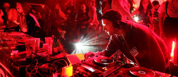 Foursquare teams up with music streaming service Deezer to incentivize check-ins at live concerts