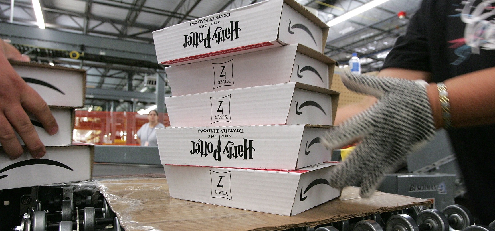 Amazon dances around Apple restrictions with ‘free sample’ search inside Kindle for iOS app