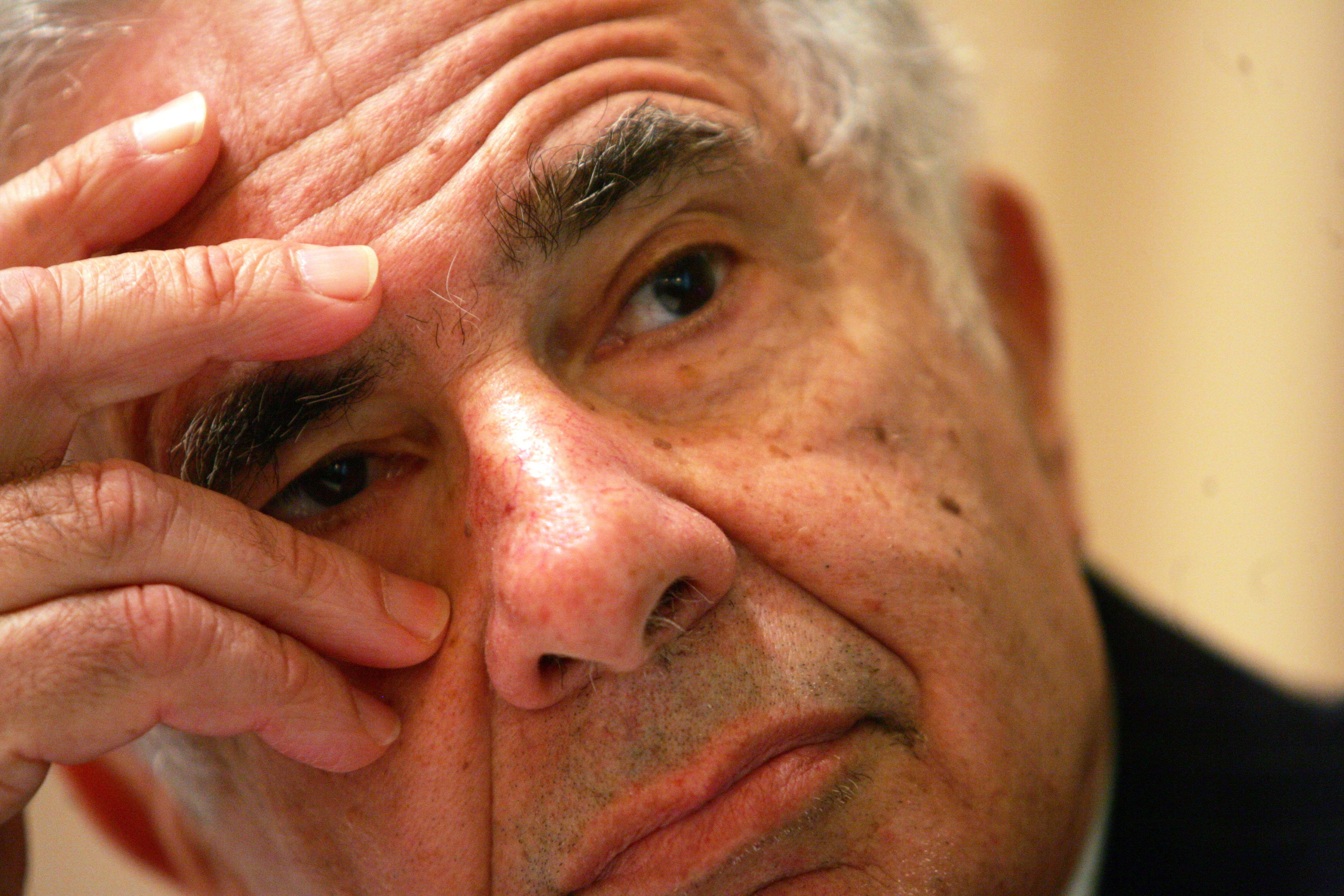 Will having activist investor Carl Icahn as a shareholder hurt Apple in the long-run?