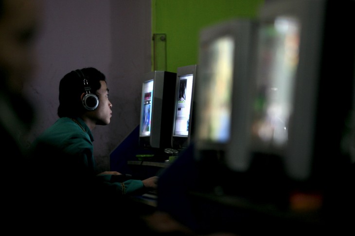 Almost a fifth of homes in the UK still have no Internet access