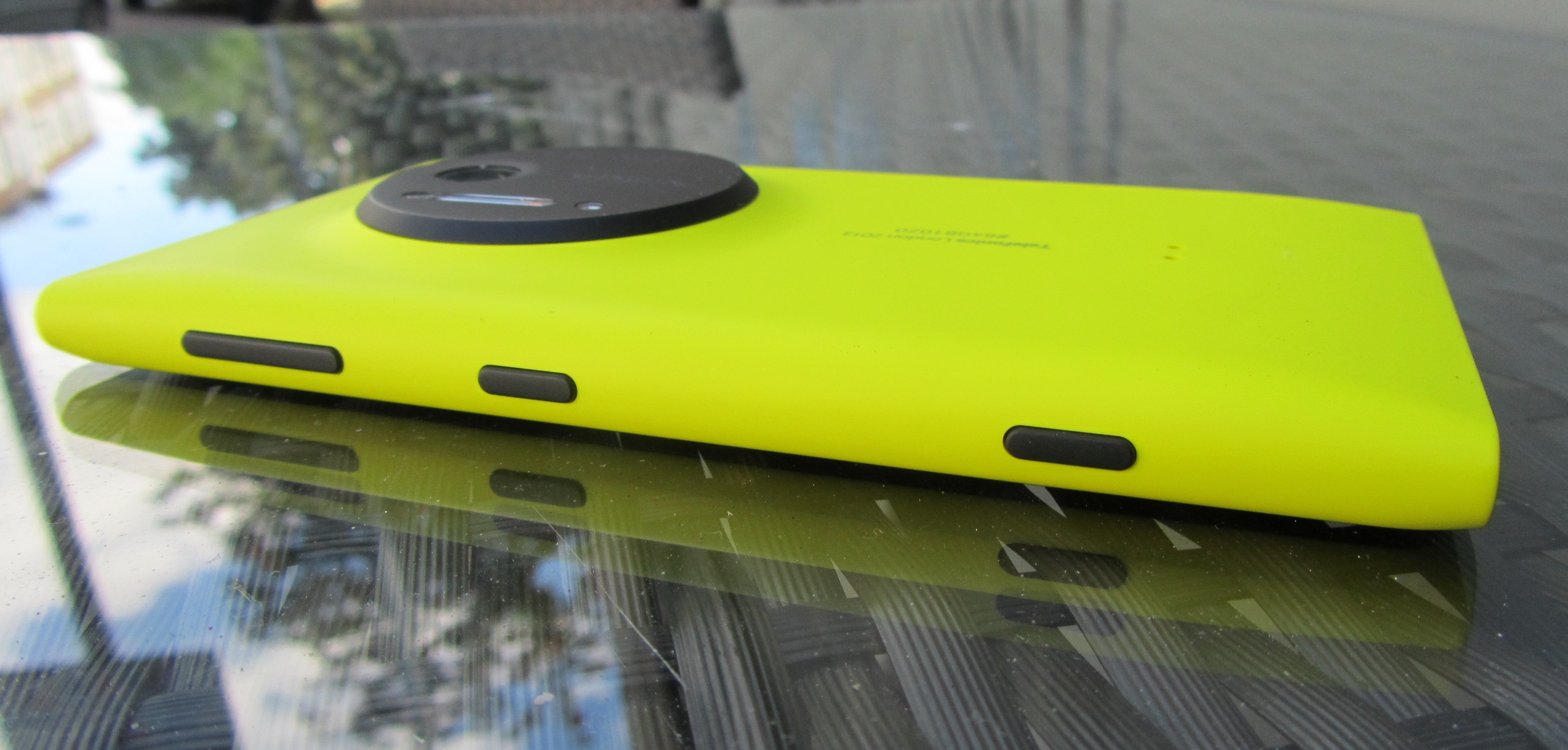 lumia 1020 white front