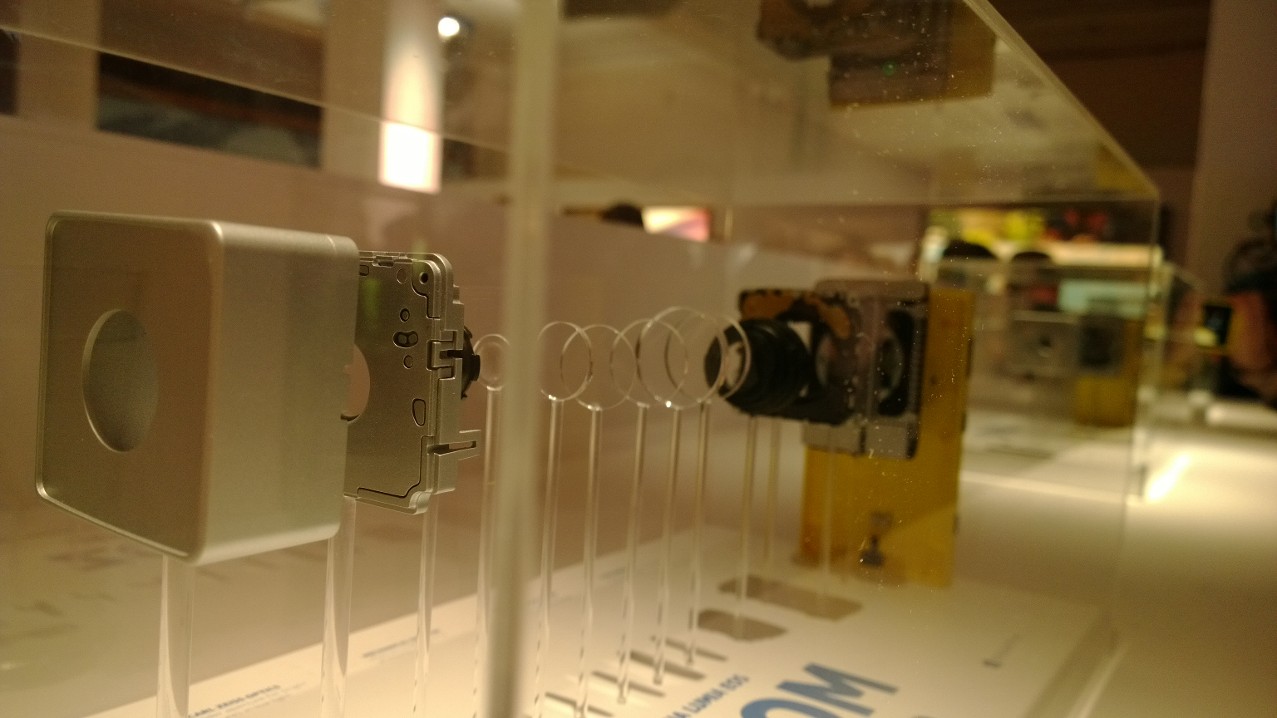 A shot of the six lens system in the Lumia 1020 taken with a Lumia 1020