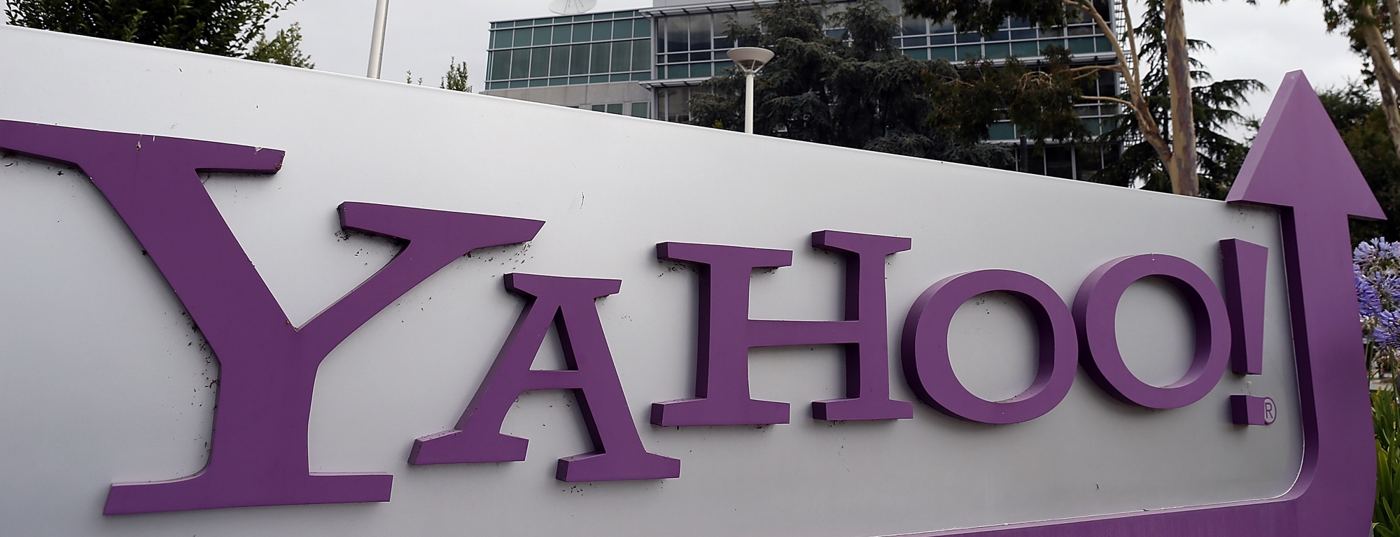 9 major logo redesigns: Yahoo and beyond Featured Image