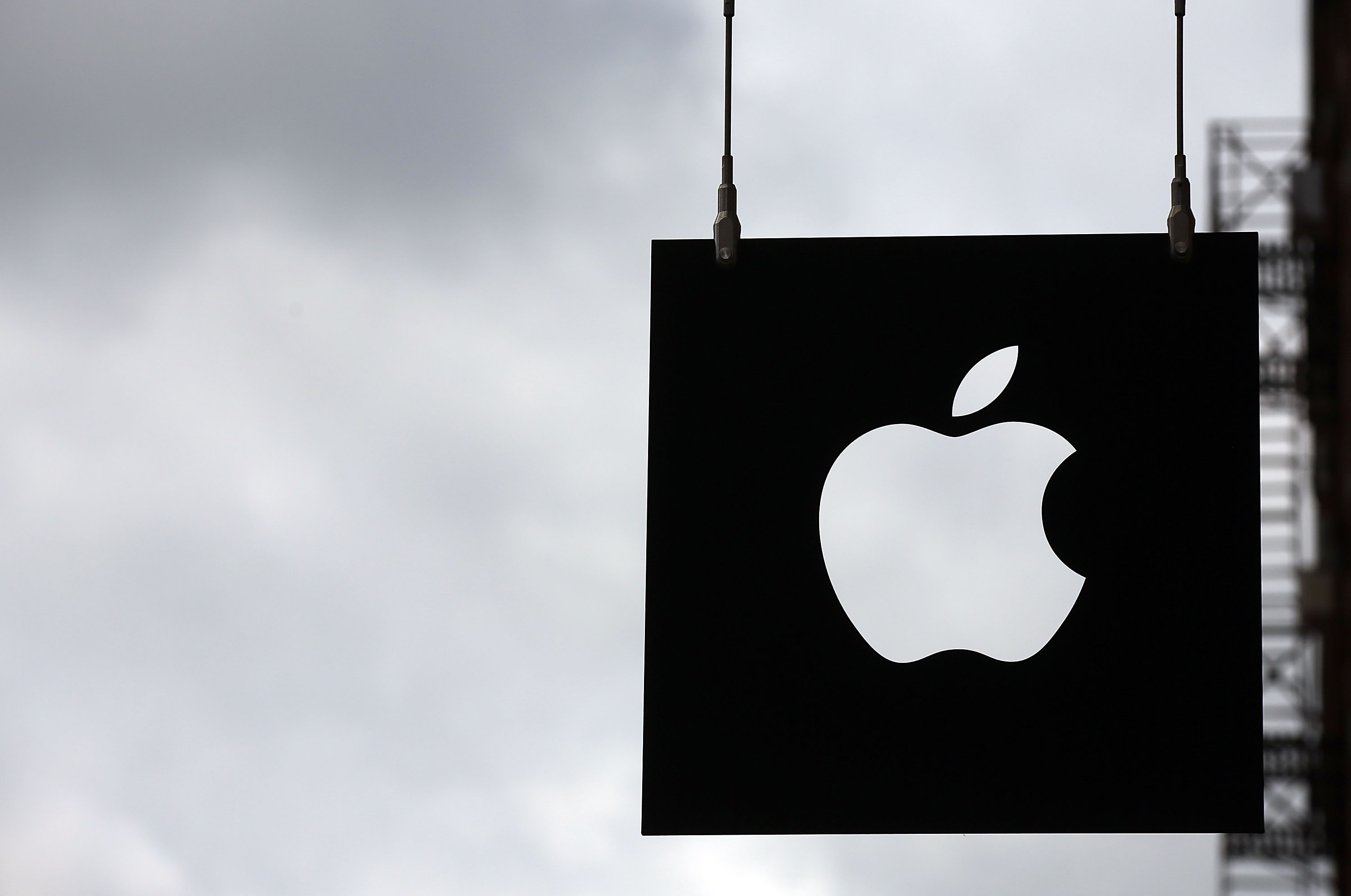 Apple Reports Quarterly Earnings