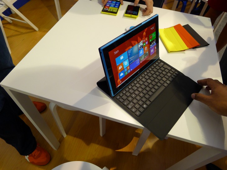 Nokia Lumia 2520 hands-on: Does this 10.1″ Windows RT 8.1 tablet deserve your attention?