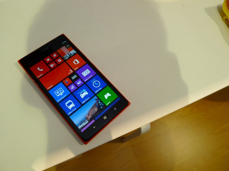 Nokia Lumia 1520 hands-on: This colossal 6″, 1080p quad-core smartphone is sizing up the Galaxy ...