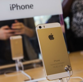 Apple's Latest iPhone Models Go On Sale Across U.S.