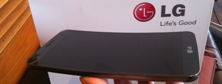 LG’s curved G Flex Android smartphone will launch in the UK with EE next February