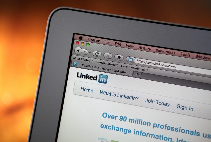 LinkedIn tops 300 million registered users as it homes in on mobile