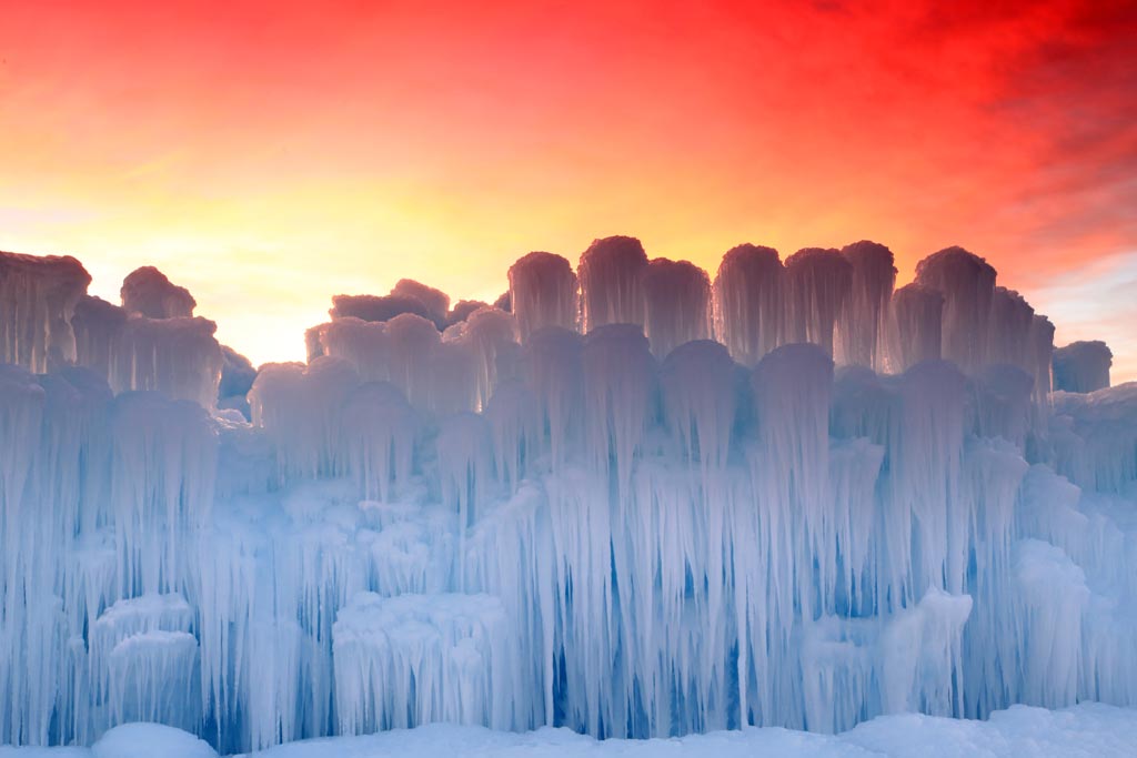 Journey through the colossal ice castles of the American Southwest Featured Image