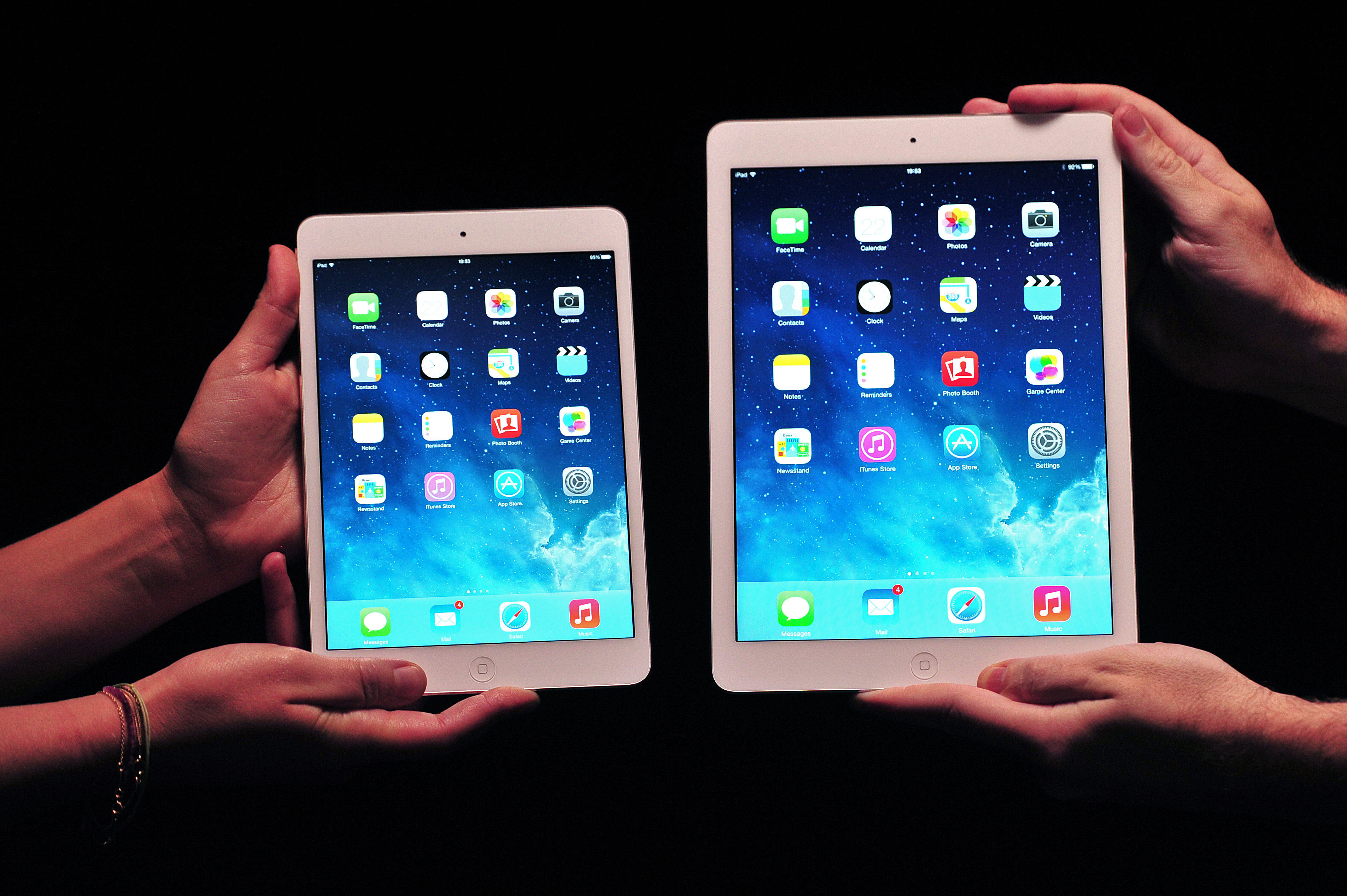 WSJ: Apple Holds Back Larger iPad Release to 2015