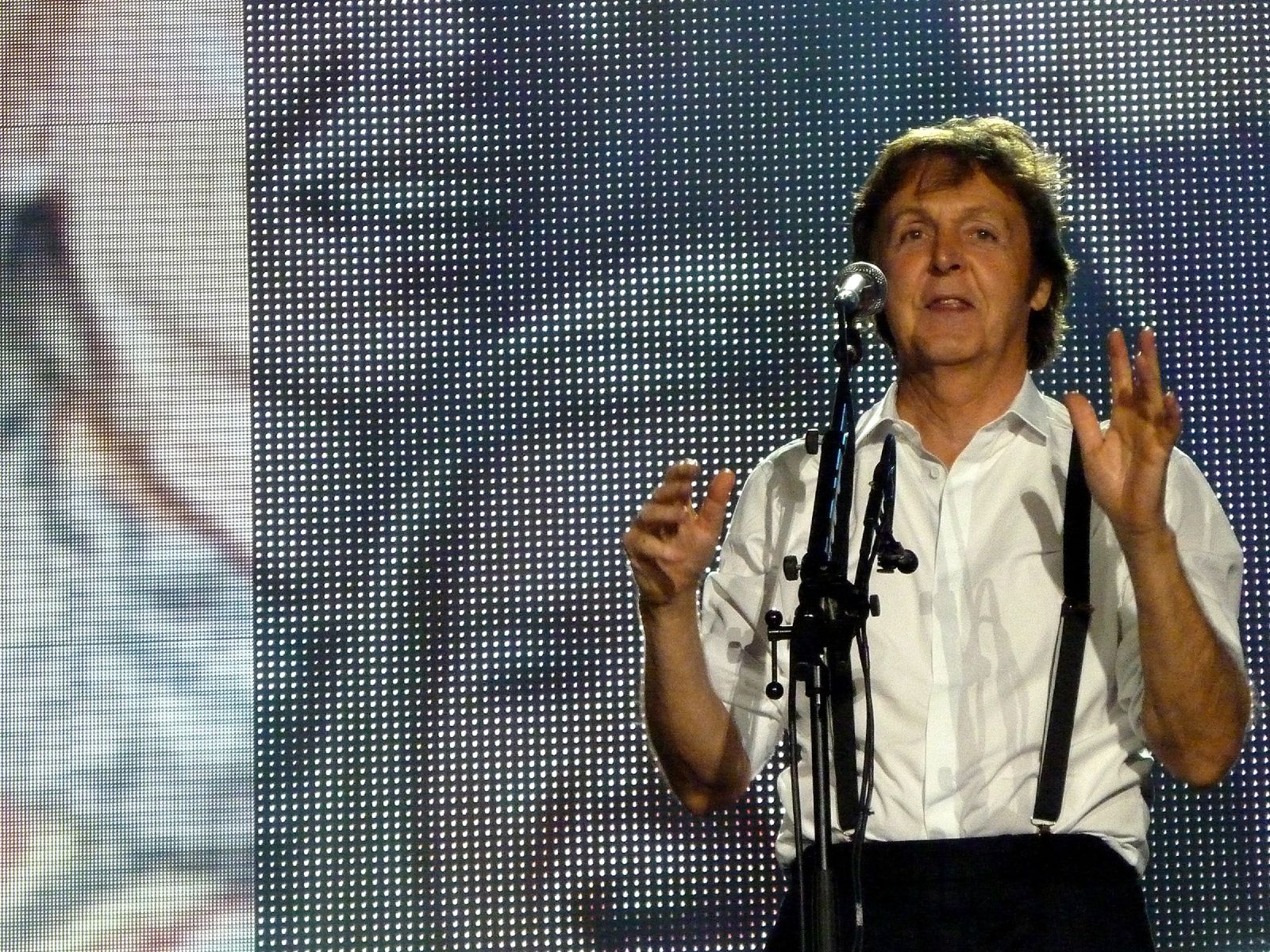 Paul McCartney relaunches five of his classic albums as iPad apps