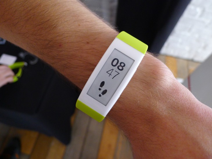Sony’s SmartBand Talk fitness tracker has a curved e-ink display and built-in mic for taking calls