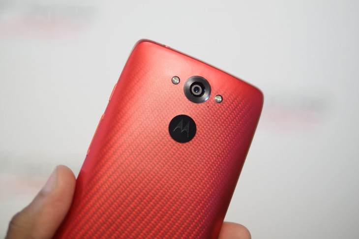 Motorola Droid Turbo Hands-on: A Moto X with a huge battery and better camera