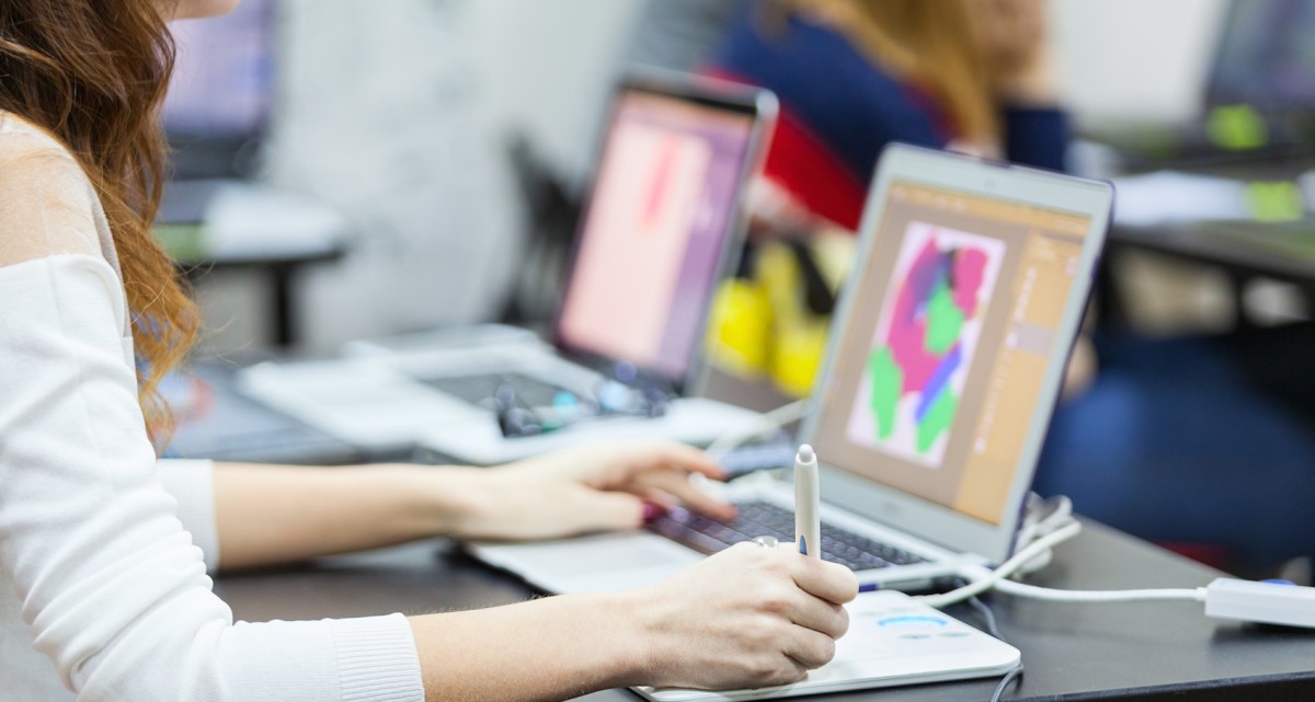 New Web trends: immersive interaction design