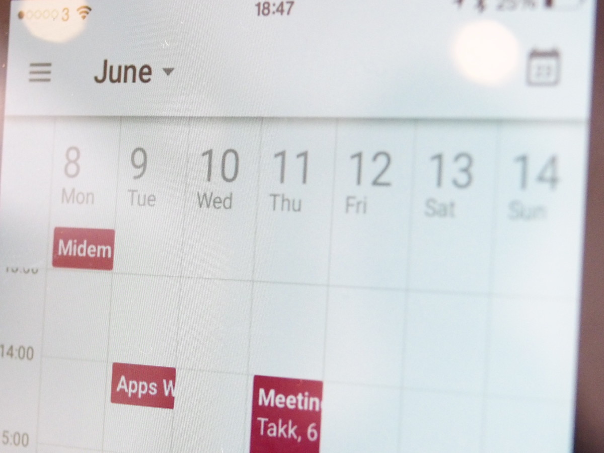 Google Calendar for iOS gets weekly overview, Drive attachments for events