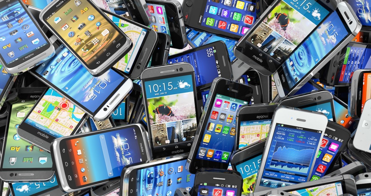 Study shows just glancing at your phone makes you dumber